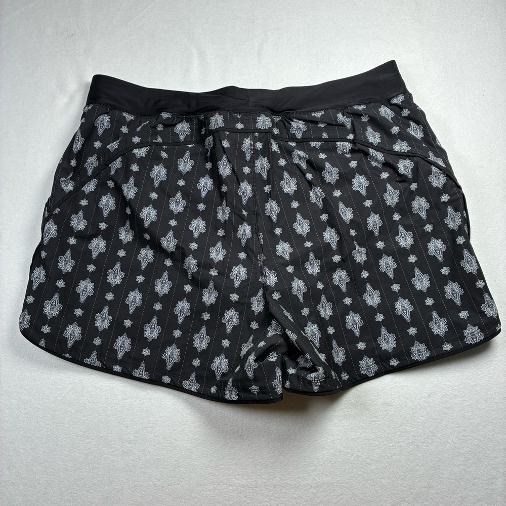 Lands End Swim Shorts 20W Lined Black White Print Women’s Bottoms Fitness Beach